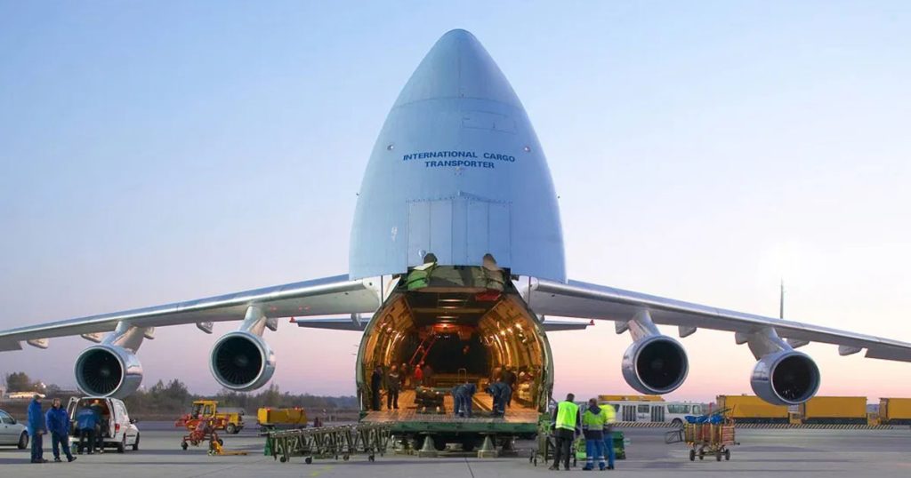 bodega de carga aeronave