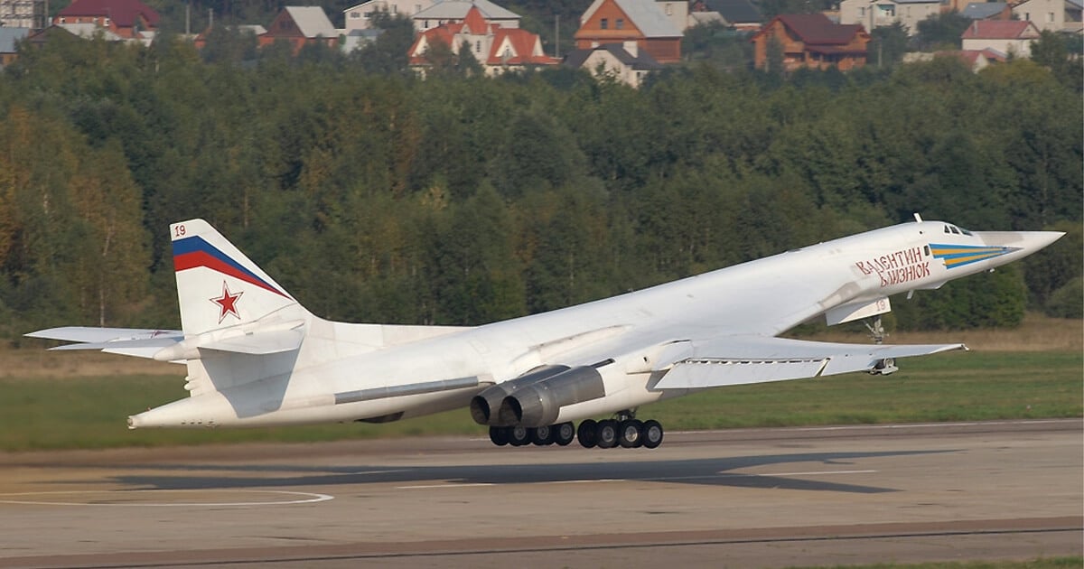 Tupolev TU-160 - World Aviation | Escuela de Pilotos de Referencia